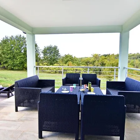 Ferienhaus Grosses In Mit Privatem Pool *
