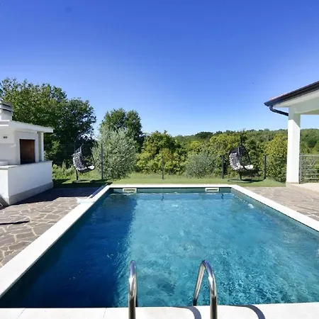 Grosses In Mit Privatem Pool *